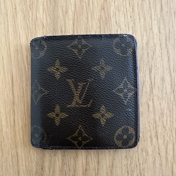 Louis Vuitton Other - Louis Vuitton Men Wallet